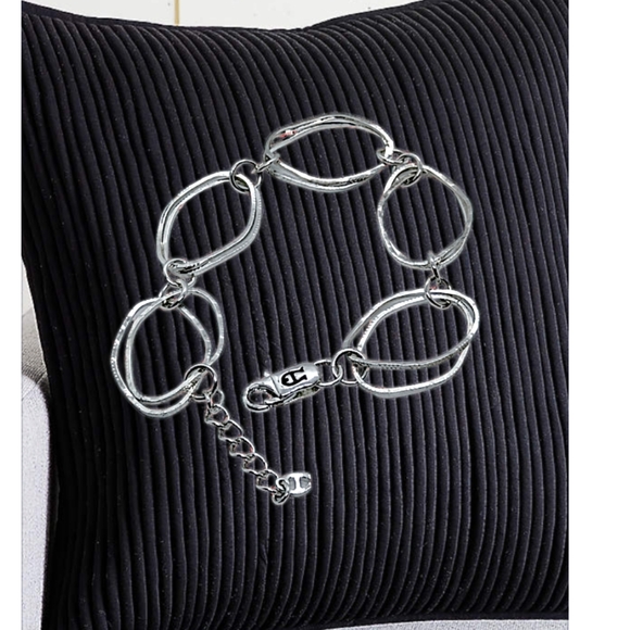 Jewelry - Textured Double Ovals Silver Bracelet